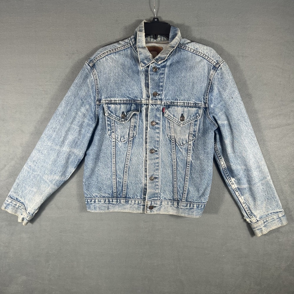 Vintage Levi's Women's Blue Denim Trucker Jacket All‎ Cotton Made in USA Size M